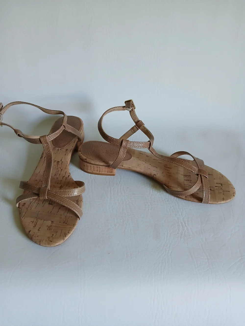 Talbots Tan Cork T-Strap Sandals Flat Heel Sz7.5M Size Buckle